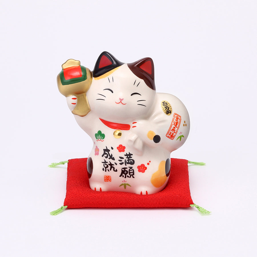 満願成就招き猫(宝袋持ち) – 中外陶園オンラインストア
