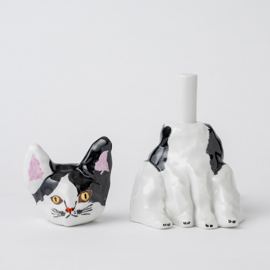 美品　ミロコマチコ　瀬戸焼タイル　「しろ3匹」(額入)本人直筆サイン入り ミロコマチコ 瀬戸焼タイル「しろ3匹」(額入) – 中外陶園